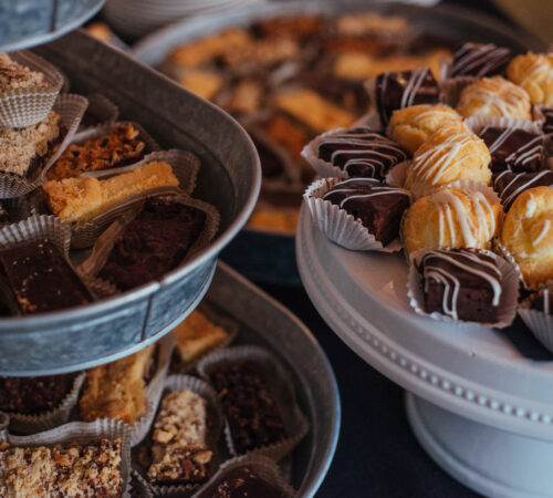 BDBC SquareImageLinks LG cookies 1 500x450 - Buffalo Weddings